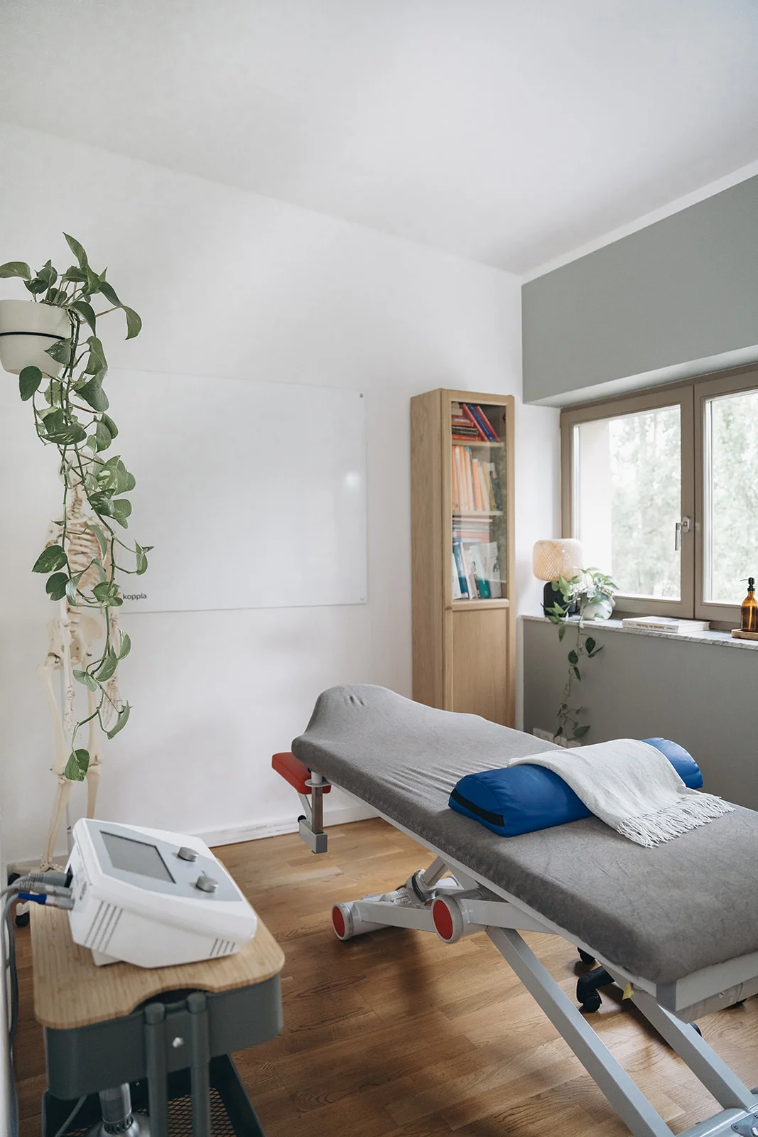 Praxis Therapieraum mit Liege